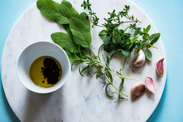 What Are the Benefits of Integrating Herbal Medicine into Conventional Treatments?